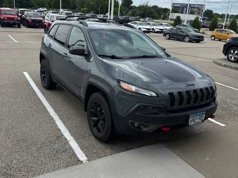 Used 2015 Jeep Cherokee Trailhawk w/ Leather Interior Group AWD/4WD image 2