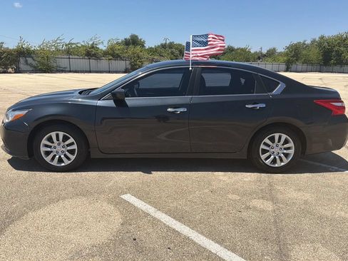 Used 2017 Nissan Altima 2.5 S w/ Power Driver Seat Package FWD image 2