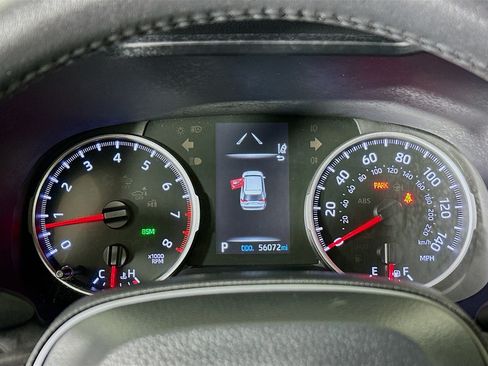 Used 2022 Toyota RAV4 XLE Premium FWD image 19