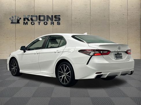 Used 2023 Toyota Camry SE image 6