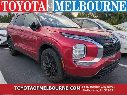 Used 2024 Mitsubishi Outlander SE FWD image 1