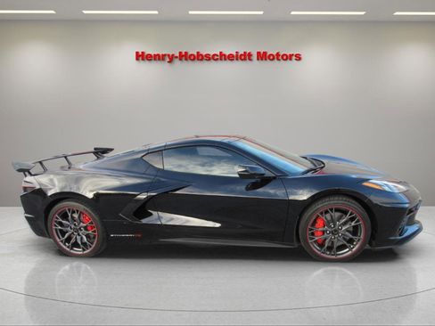 Used 2022 Chevrolet Corvette Stingray Preferred Cpe w/ Z51 Performance Package image 2