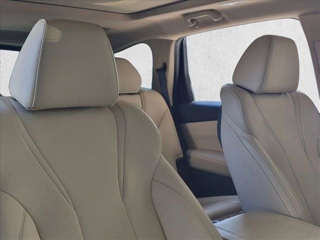 Used 2022 Acura MDX FWD image 18