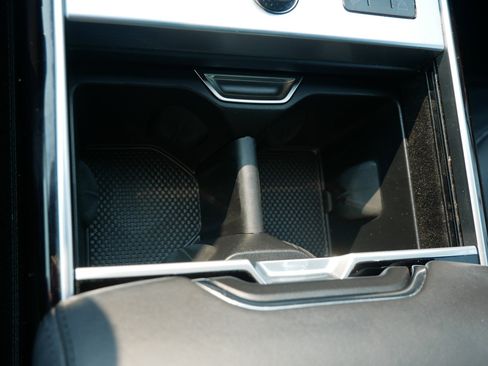 Used 2023 Land Rover Range Rover SE image 28