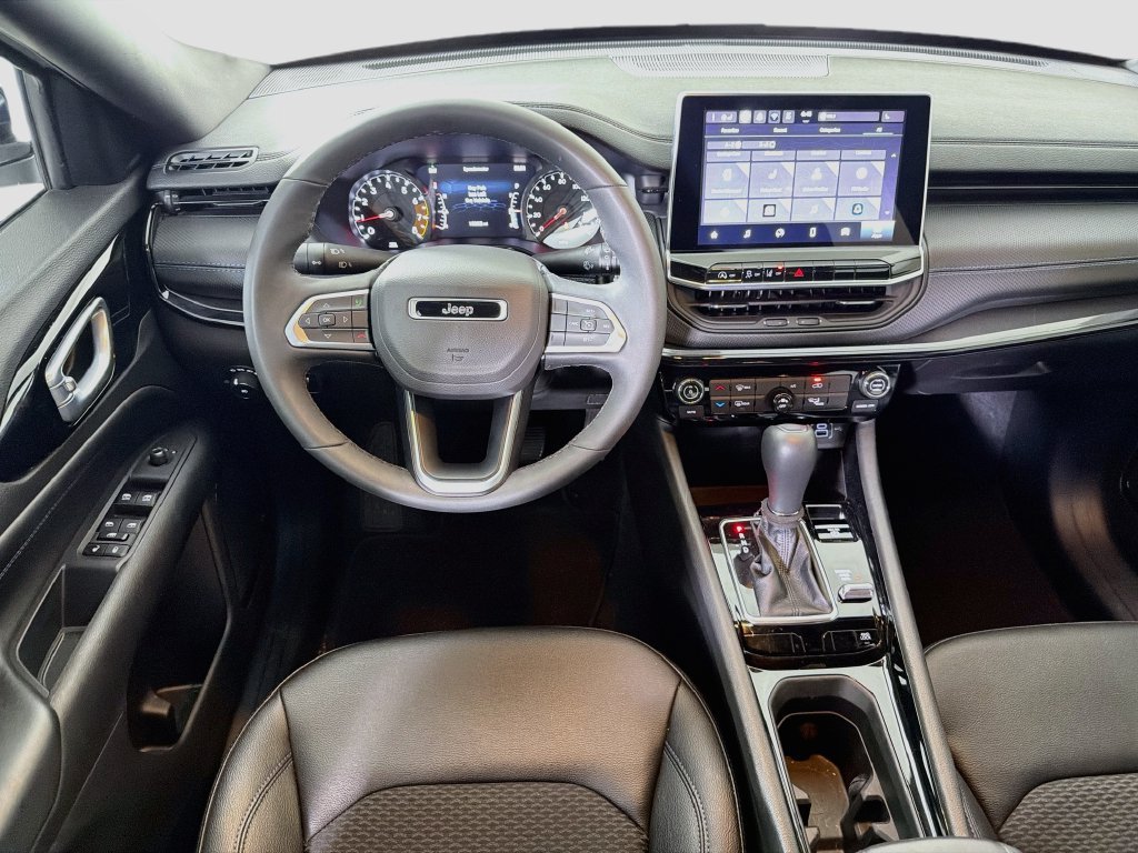 Used 2025 Jeep Compass Latitude w/ Altitude Special Edition AWD/4WD image 26
