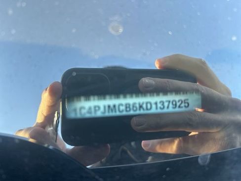 Used 2019 Jeep Cherokee Latitude w/ Popular Appearance Group image 31