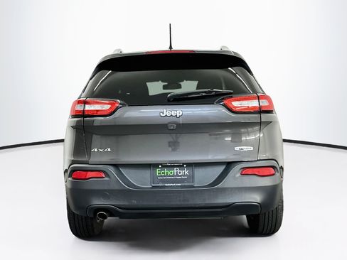 Used 2016 Jeep Cherokee Latitude AWD/4WD image 7