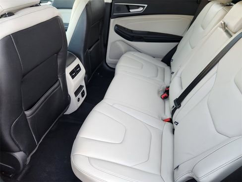 Used 2022 Ford Edge Titanium image 29
