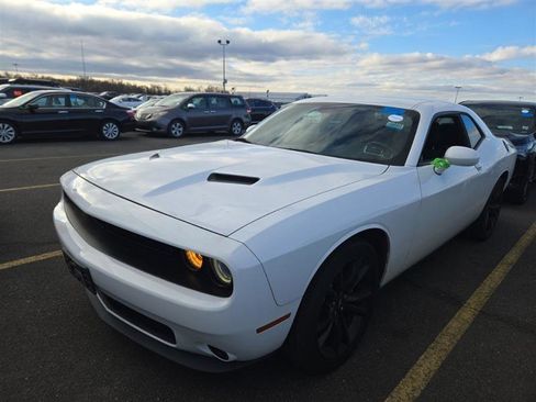 Used 2018 Dodge Challenger SXT w/ Blacktop Package image 4