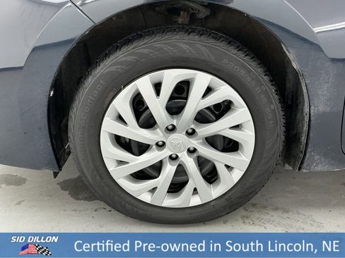 Used 2018 Toyota Corolla LE image 18