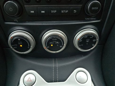 Used 2016 Nissan 370Z NISMO image 31