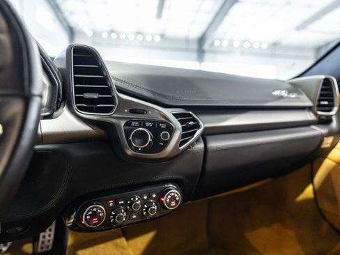 Used 2010 Ferrari 458 Italia Coupe RWD image 50