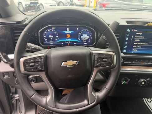 Used 2024 Chevrolet Silverado 1500 LT AWD/4WD image 15