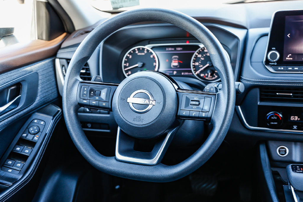 Used 2023 Nissan Rogue SV FWD image 24