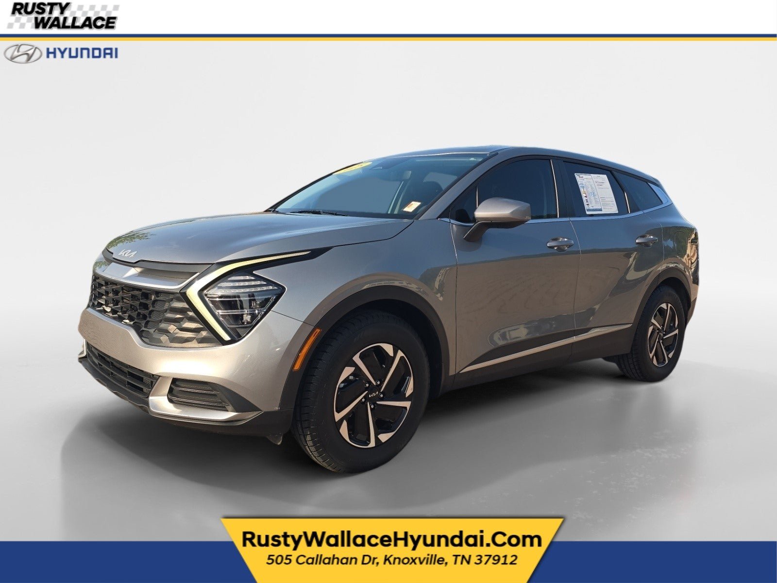 Used 2025 Kia Sportage LX FWD image 1