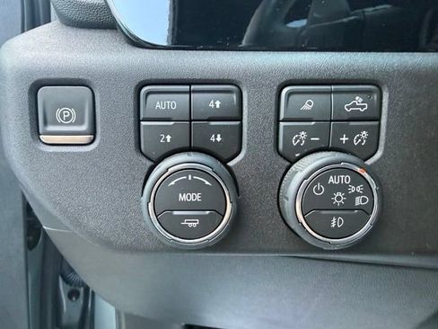 Certified 2026 Chevrolet Silverado 1500 High Country AWD/4WD image 36
