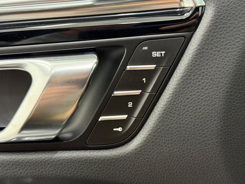 New 2025 Porsche Macan image 18