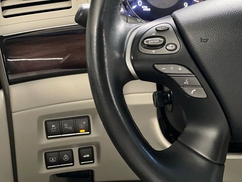 Used 2015 INFINITI Q70 L 5.6 w/ V8 Deluxe Technology Package image 27