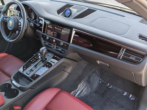 Used 2025 Porsche Macan Turbo image 25