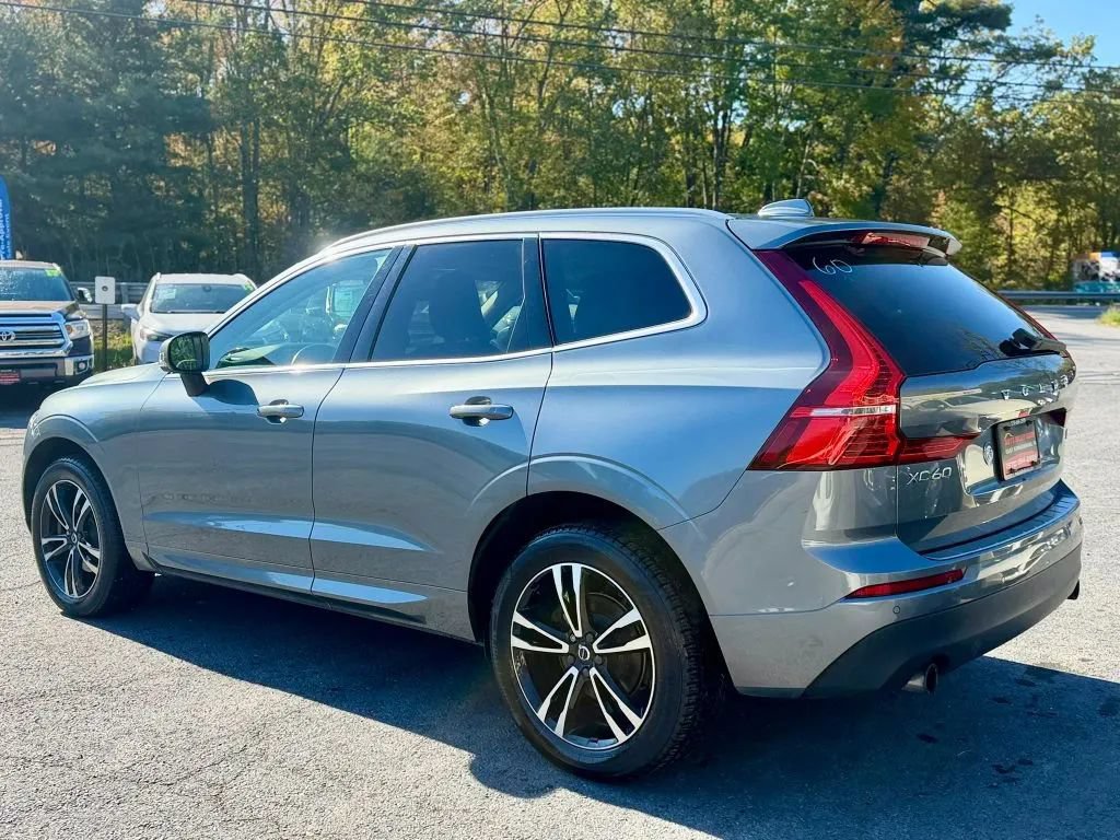 Used 2020 Volvo XC60 T5 Momentum w/ Protection Package Premier AWD/4WD image 6
