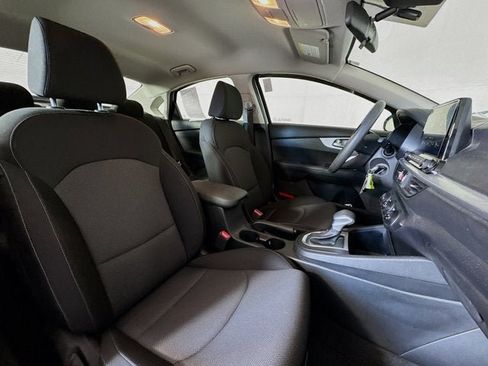 Used 2023 Kia Forte LXS w/ LXS Technology Package FWD image 24