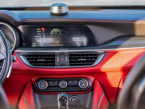 Used 2019 Alfa Romeo Stelvio Quadrifoglio image 22