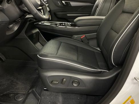 New 2026 Buick Enclave Sport Touring w/ LPO, Floor Liner Package FWD image 31