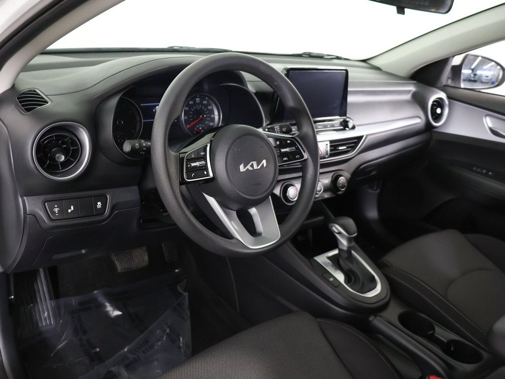 Used 2023 Kia Forte LXS w/ LXS Technology Package FWD image 25