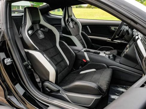 Used 2020 Ford Mustang Shelby GT500 w/ Carbon Fiber Track Pack RWD image 38