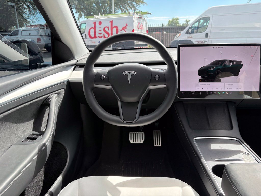 Used 2025 Tesla Model Y Performance AWD/4WD image 6