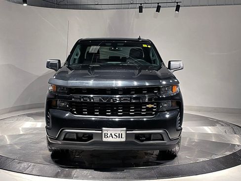 Used 2020 Chevrolet Silverado 1500 Custom w/ Custom Value Package image 9