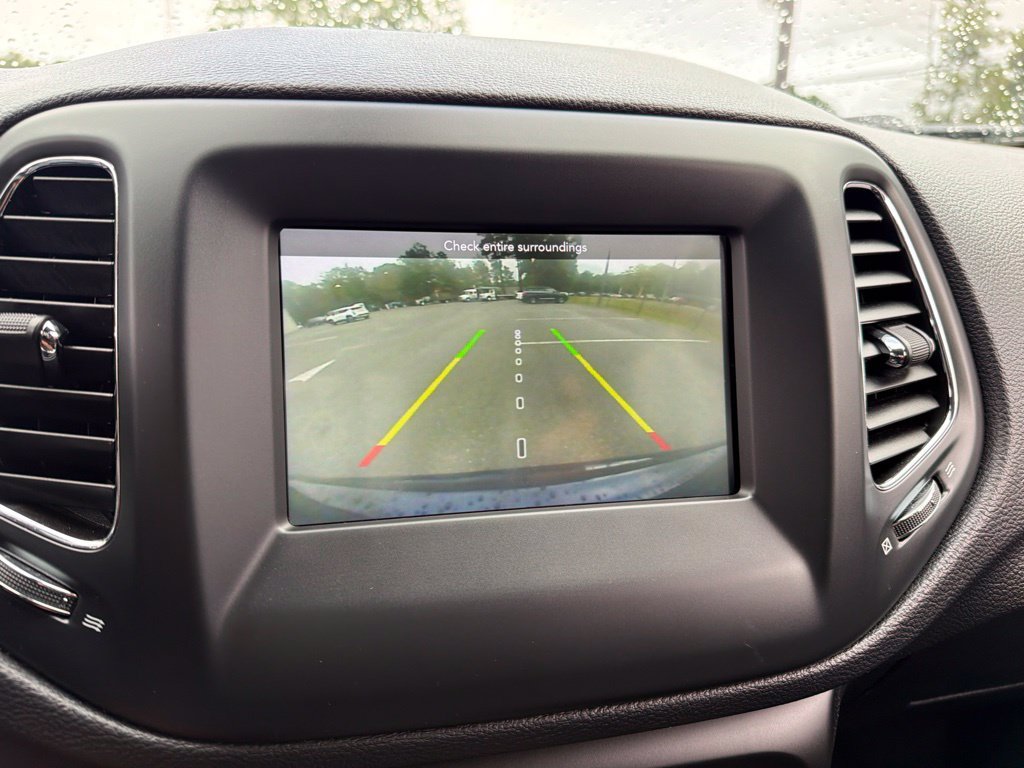 Used 2020 Jeep Compass Sport w/ Tech Group FWD image 11