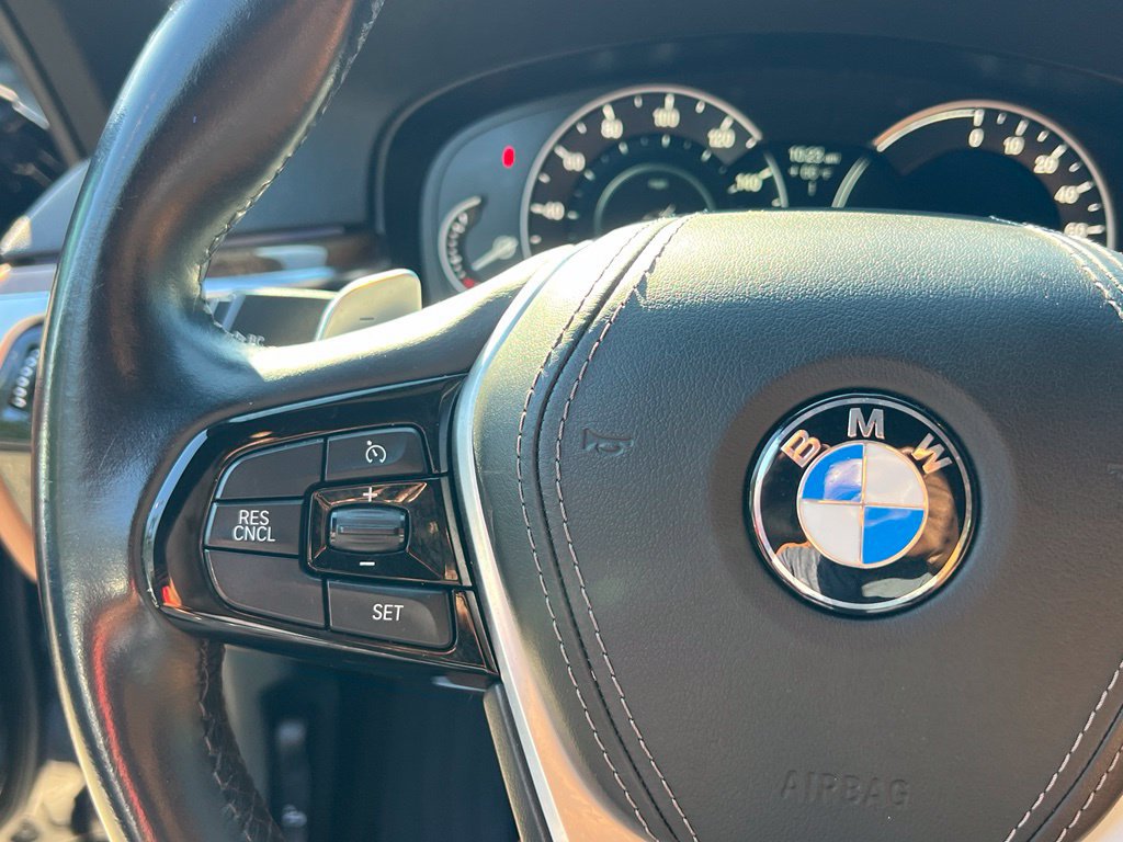 Used 2019 BMW 530e w/ Premium Package RWD image 21