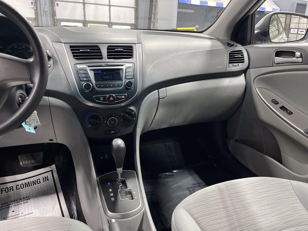 Used 2015 Hyundai Accent GLS FWD image 21