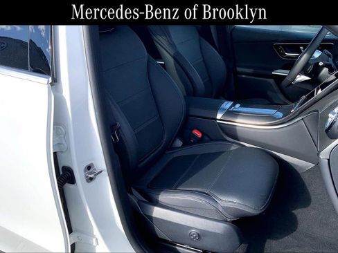 Used 2025 Mercedes-Benz GLC 350e GLC 350e image 8