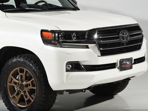 Used 2021 Toyota Land Cruiser Heritage Edition AWD/4WD image 14
