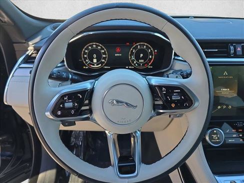 Certified 2025 Jaguar F-PACE R-Dynamic S image 18