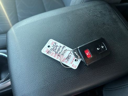 Certified 2019 Toyota Tacoma TRD Sport image 29