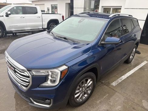 Used 2022 GMC Terrain SLT w/ Infotainment Package II image 4