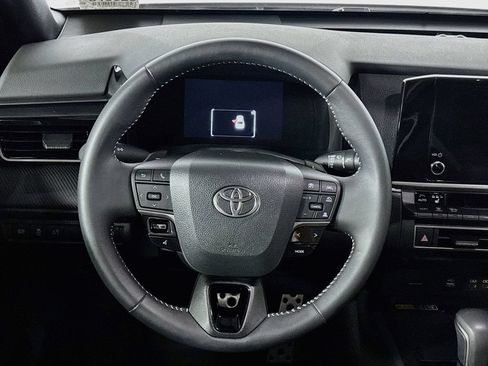 Used 2025 Toyota Camry SE w/ Convenience Package AWD/4WD image 13