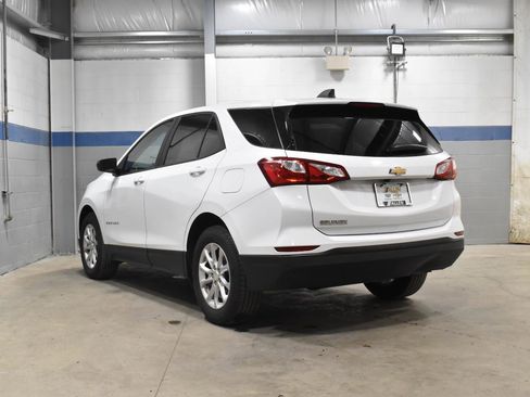 Used 2020 Chevrolet Equinox LS w/ LS Convenience Package FWD image 23