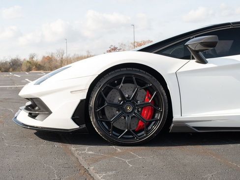 Used 2021 Lamborghini Aventador SVJ image 13