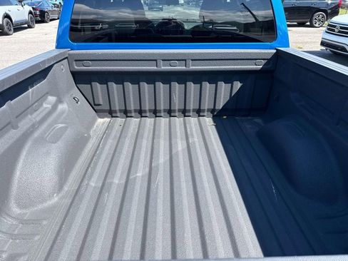 Used 2022 Chevrolet Colorado W/T w/ Custom Special Edition RWD image 11