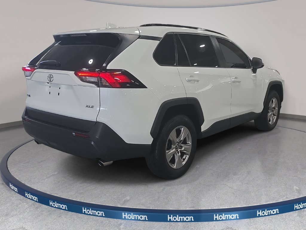 Used 2022 Toyota RAV4 XLE w/ Convenience Package FWD image 6