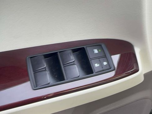 Used 2019 Lexus GX 460 Premium w/ Premium Package image 17