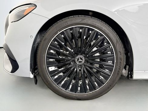 Used 2024 Mercedes-Benz E 350 4MATIC Sedan w/ MBUS Superscreen Package image 32