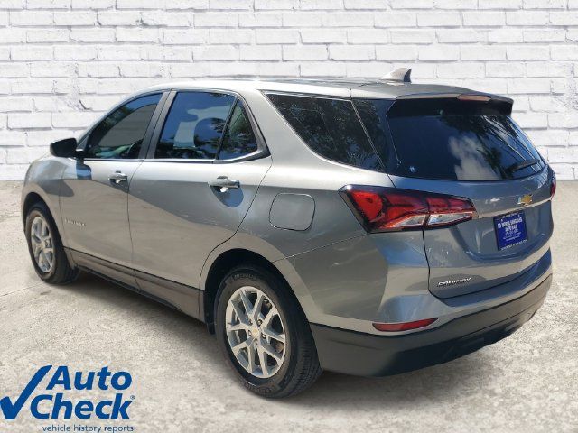 Used 2023 Chevrolet Equinox LS FWD image 2