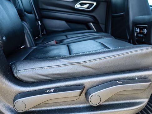 Used 2022 Chevrolet Suburban LT image 33