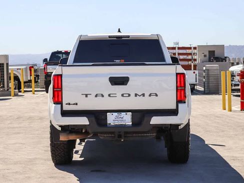 Used 2024 Toyota Tacoma TRD Sport w/ TRD Sport Premium Package AWD/4WD image 5