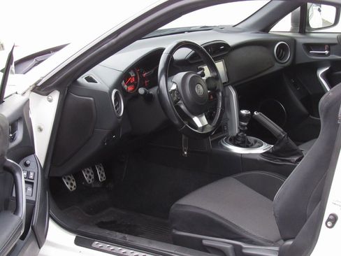 Certified 2017 Toyota 86 image 8